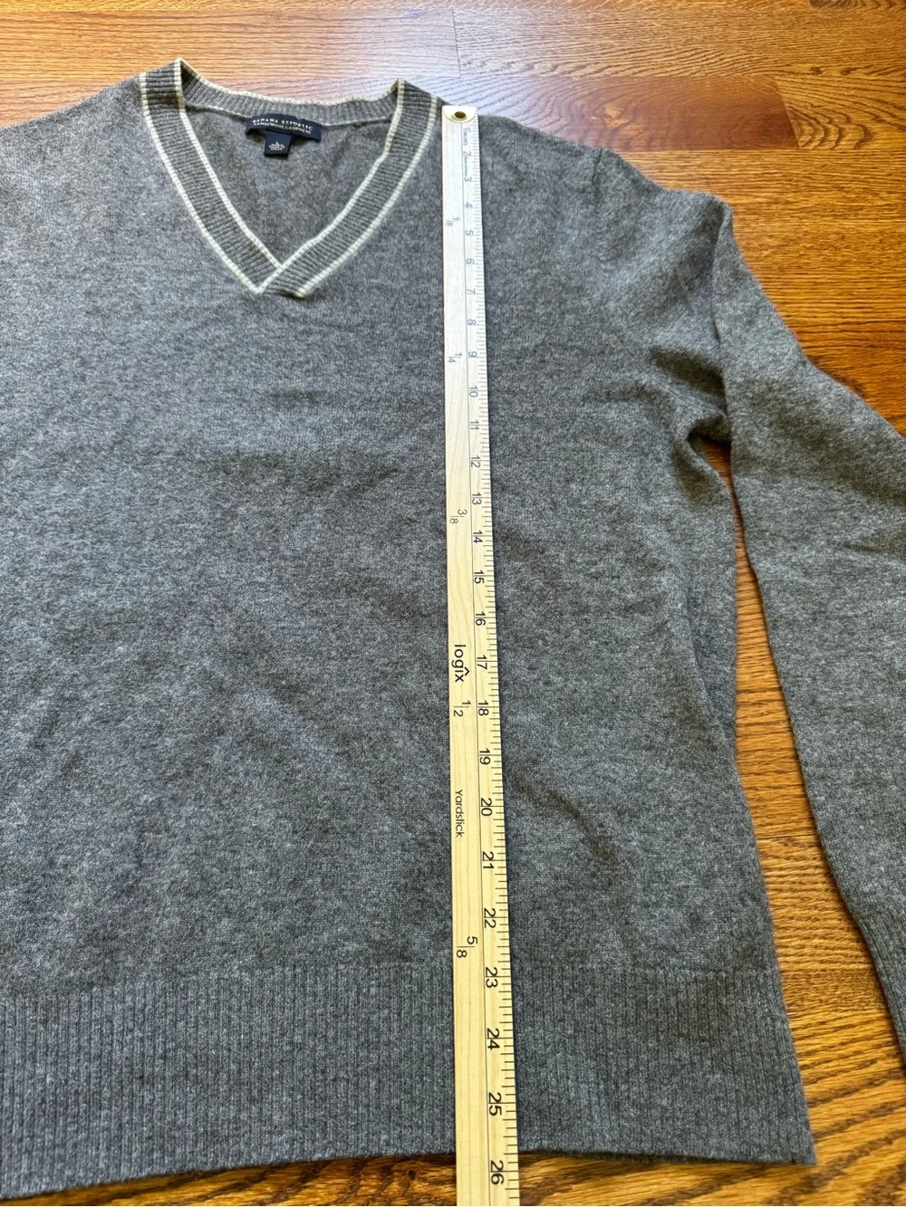 Banana Republic Men’s L Lambswool Cashmere V-Neck Sweater Gray Preppy